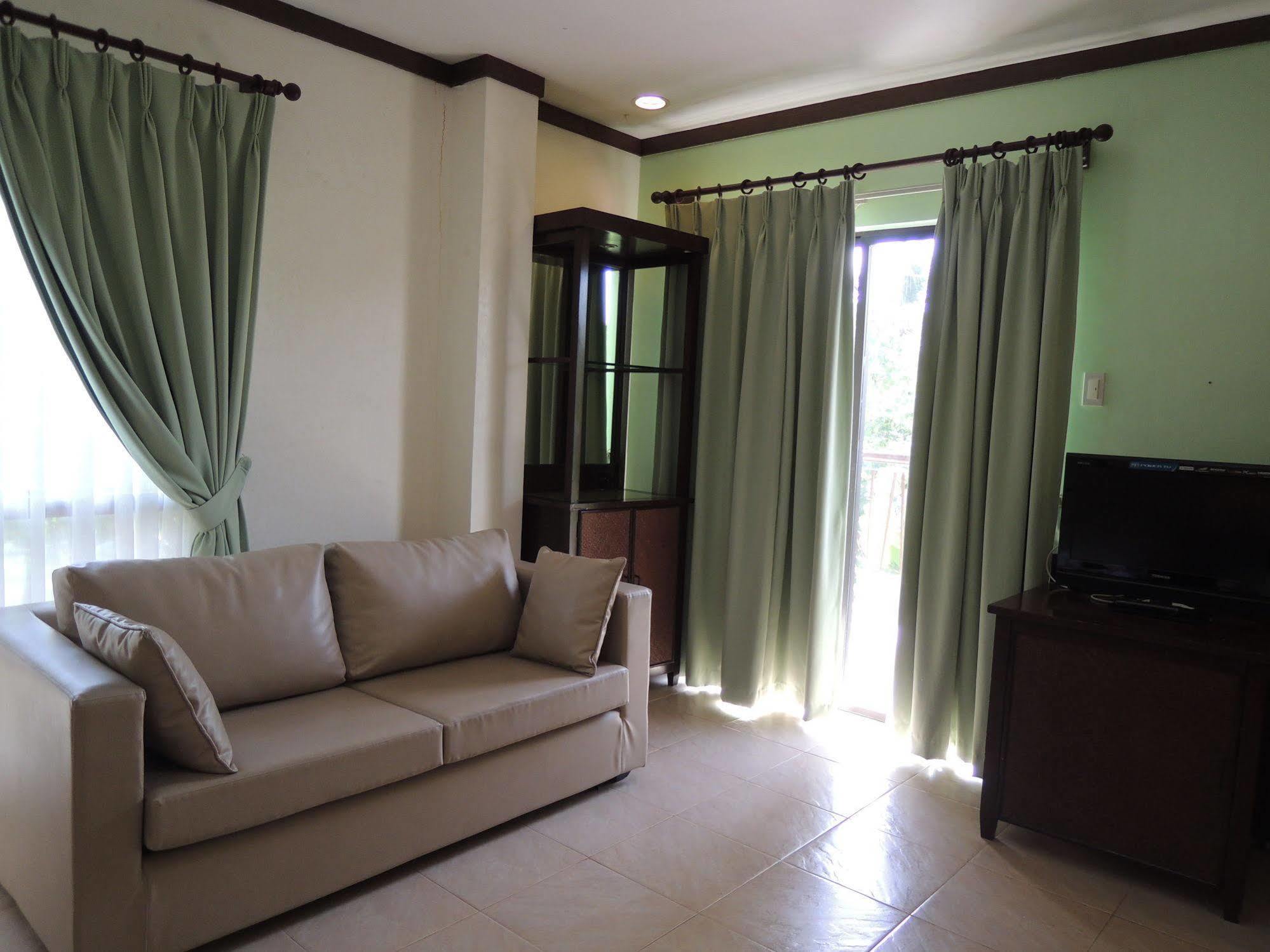 Palms Seaside Inn And Resort Medellin Buitenkant foto