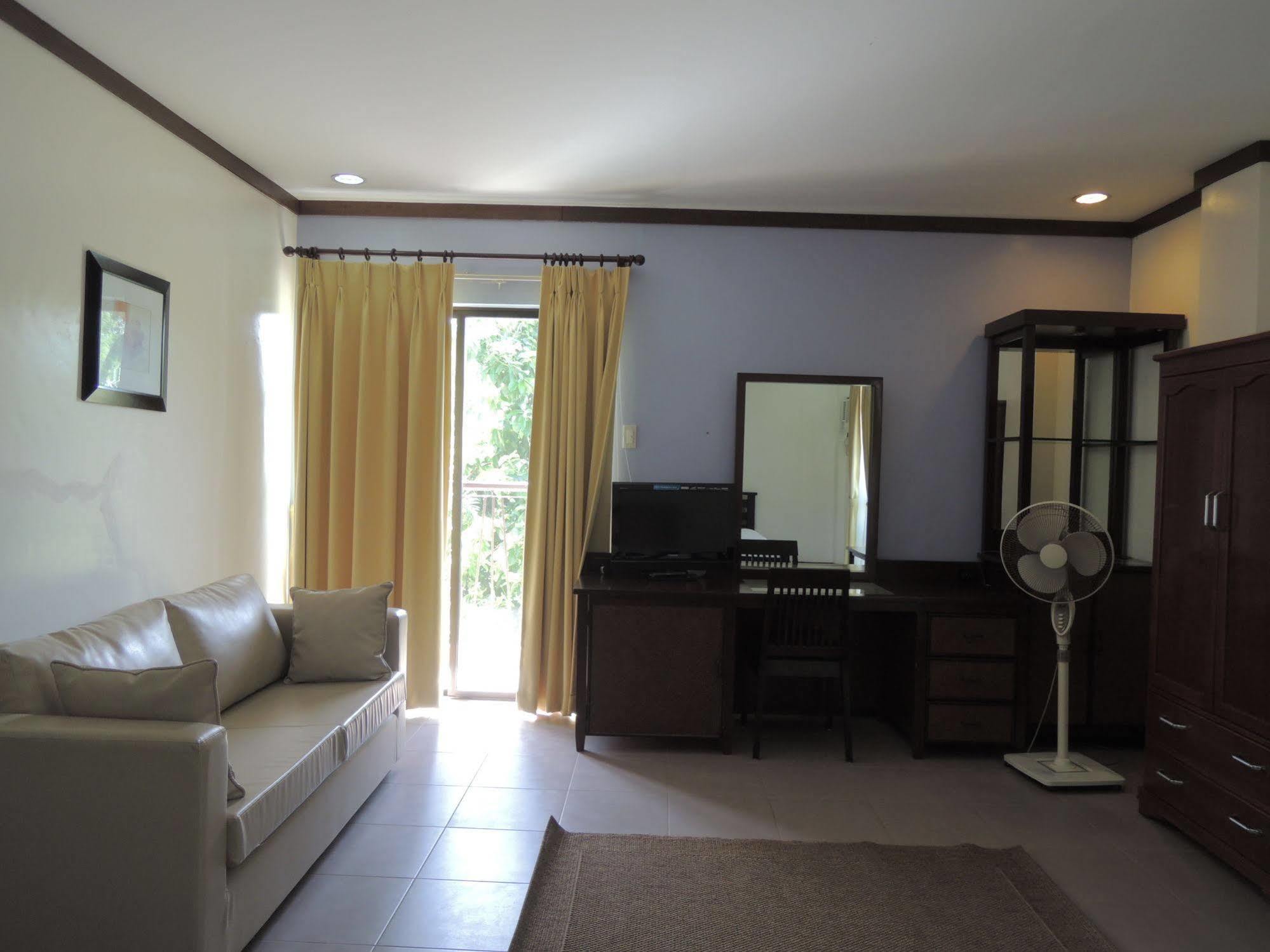 Palms Seaside Inn And Resort Medellin Buitenkant foto