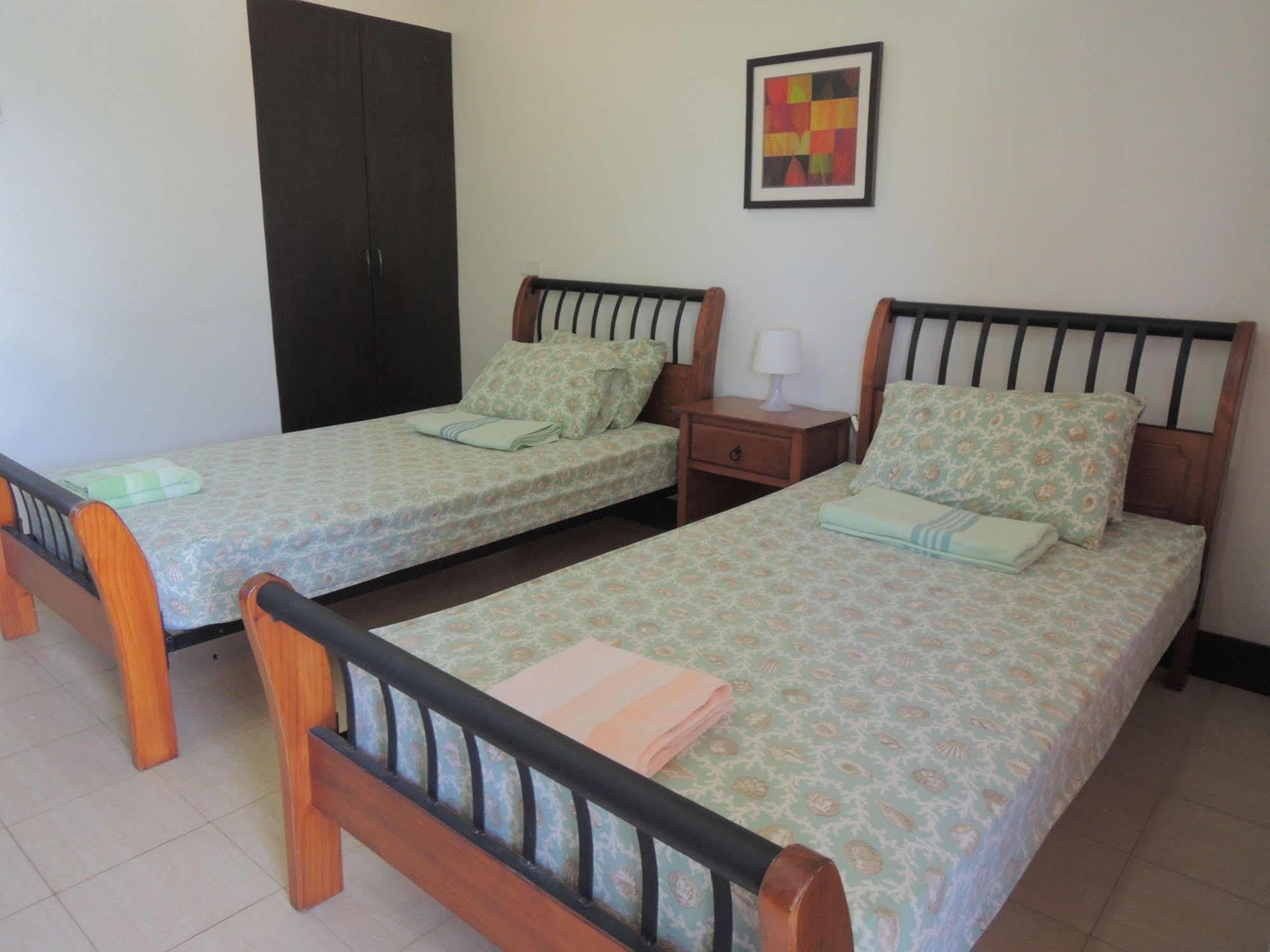 Palms Seaside Inn And Resort Medellin Buitenkant foto